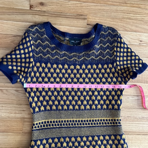 Romeo and Juliet Couture blue and gold sweater dress, size M in good condition - Picture 6 of 7